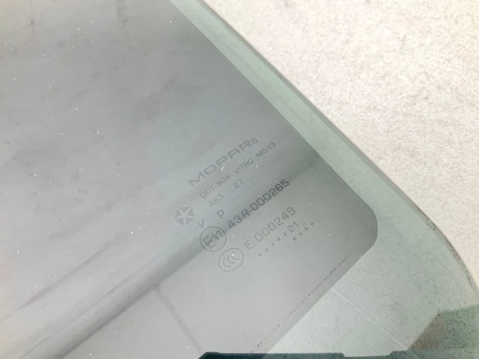 11-22 Jeep Grand Cherokee Rear Left Driver Door Glass - Image 2 of 4