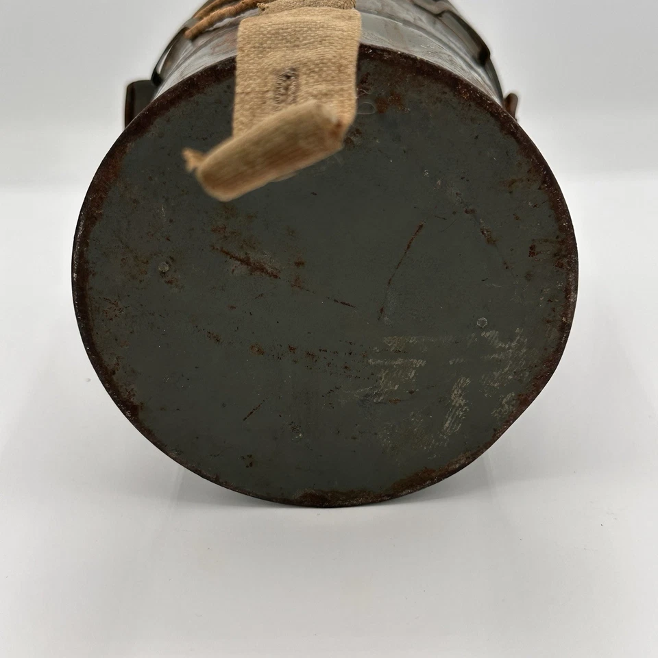 Original WWI German Gas Mask Set 1917 WWI Gas Mask  - Image 4 of 4