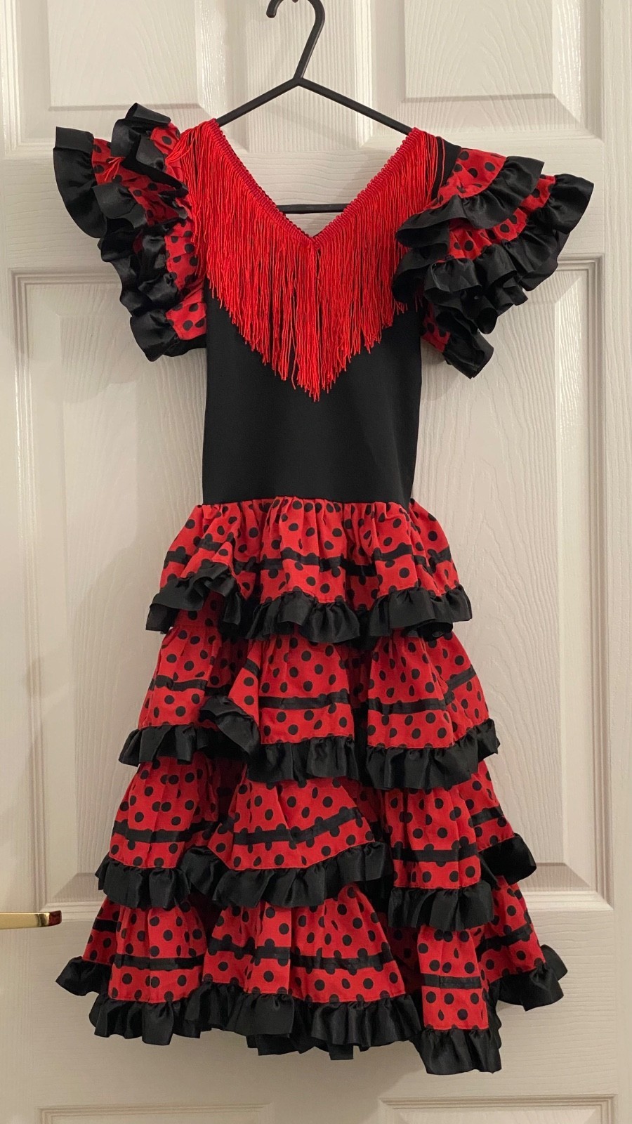 Vestido YOREMY Niñas 8 Español Flamenco Rojo Negro Lunares Capas Hecho en España En muy buena condición