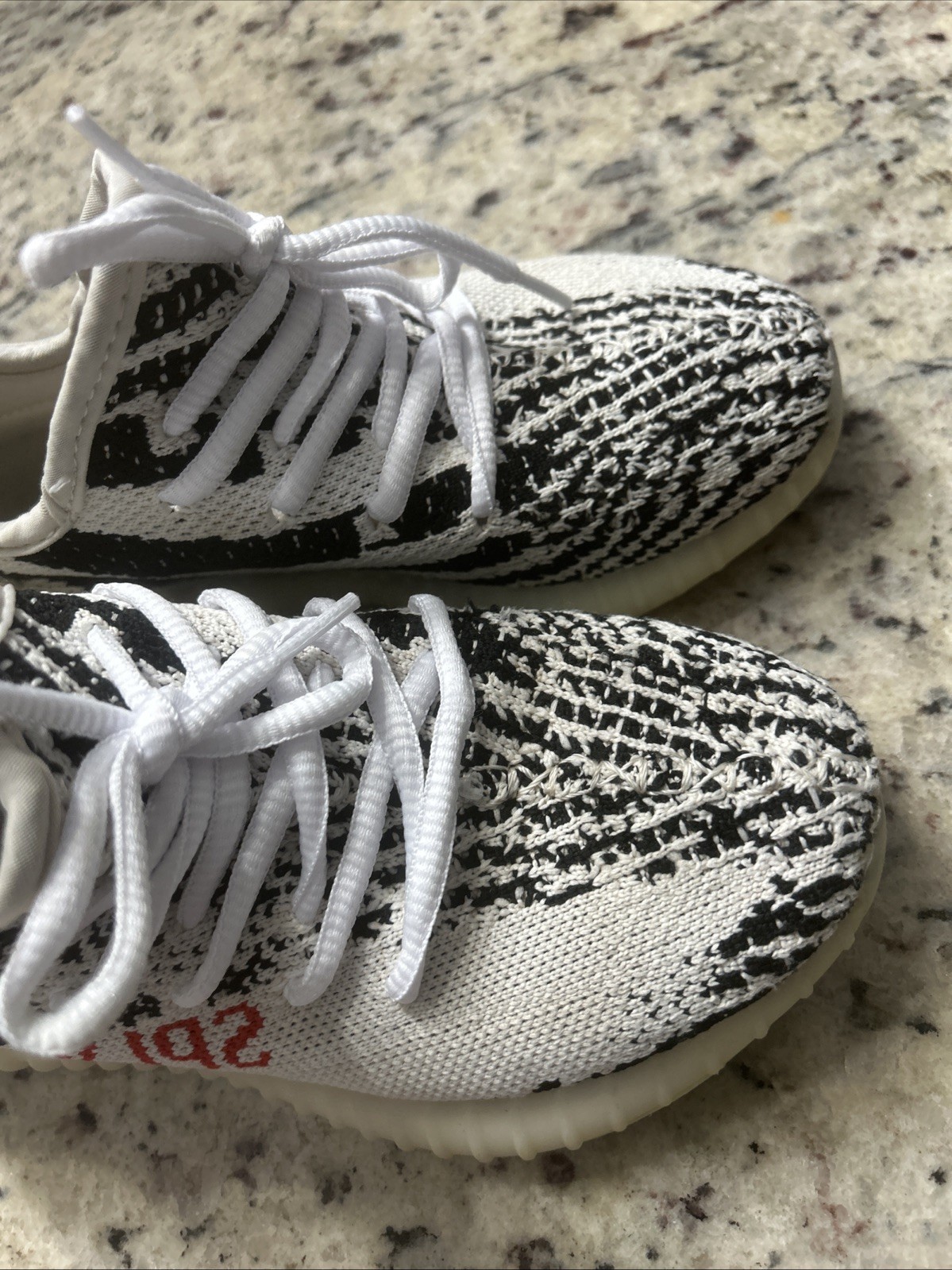 adidas Yeezy Boost 350 V2 Zebra Size 4Y thumbnail 3