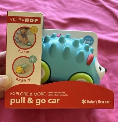 Skip * Hop Pull & Go Car - Hedgehog  (6mos+). NIB