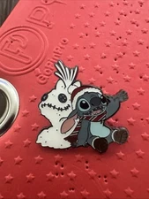 Disney Pin 159711 Loungefly Stitch Carrying Present Holiday Mystery Pin