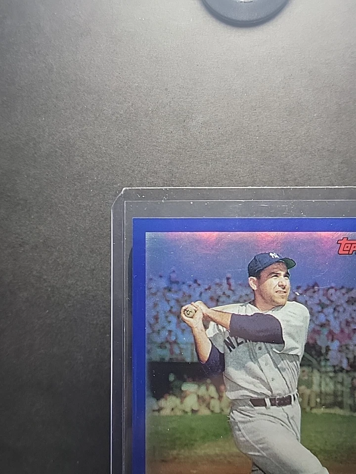 2023 Topps Archives Baseball Yogi Berra Rainbow Foil 031/199 Yankees #299 - Image 2 of 4