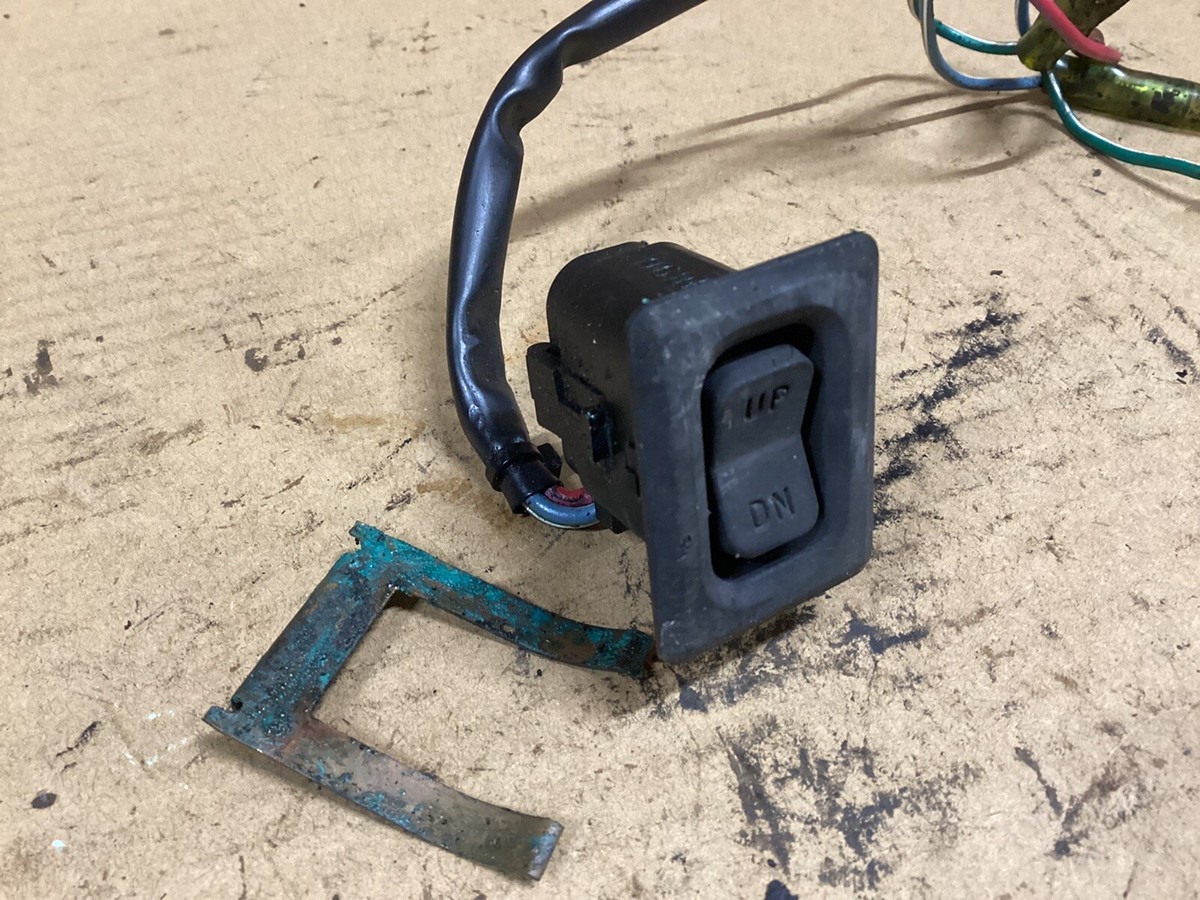 Mercury Mariner Outboard Tilt Trim Switch 18286A40 8M0042301
