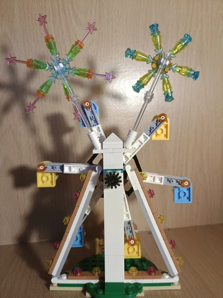 LEGO 40758 Celebration: Ferris Wheel with Fireworks, photo 4 of 5