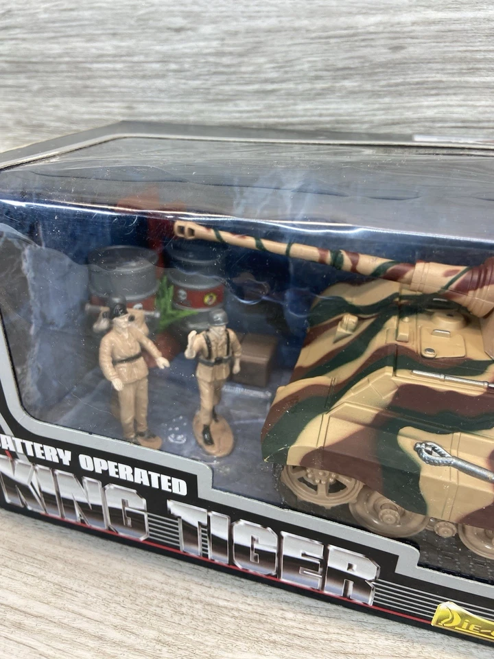 New Ray King Tiger Tank Diecast 1:32 Scale #60203 Battery Operated Sealed In Box - Image 4 of 4