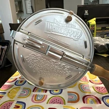 Wabash Valley Farms 6 QT WHIRLEY POP STOVE TOP 3-Min POPCORN POPPER W/ Book