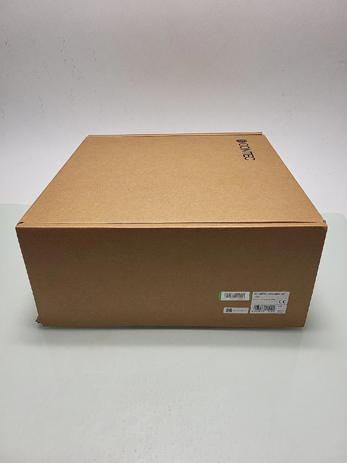 Contec BX-M2500 -Fanless Embedded PC / Intel 9th Gen. Xeon (Coffee Lake R +... - Picture 2 of 4