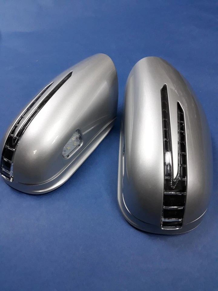 DOS CUBIERTAS DE ESPEJO TIPO FLECHA LED PLATEADAS PARA MERCEDES BENZ W203 CLASE C 2000-2007 Foto 2 de 4
