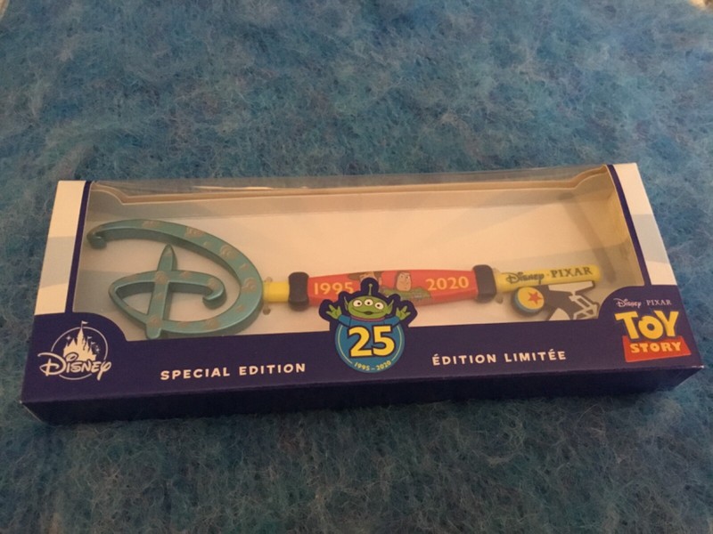 Disney PIXAR Toy Story 25th anniversary Woody Buzz Special Edition Keys