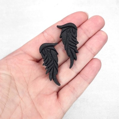 Handgefertigte schwarze Engel Polymer Ton Ohrstecker künstlerisches Unikat Schmuck Geschenk 