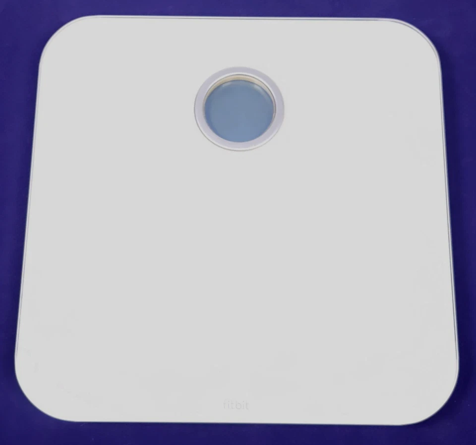 Báscula inteligente Fitbit Aria Wi-Fi inalámbrica baño IMC fitness FB201W blanca probada Foto 3 de 4