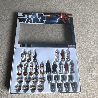 Star Wars 3D Chess Game Set w/ 32 Pieces - Science Fiction & Horror