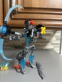 LEGO BIONICLE: Skull Warrior (70791) with Mask of Ice