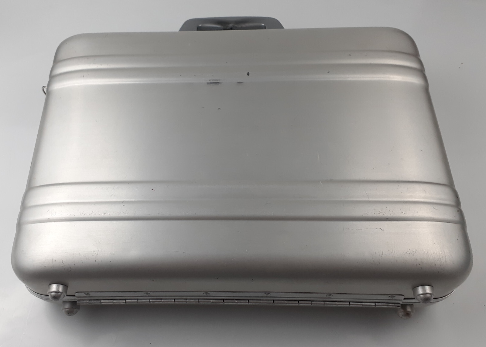 Zero Halliburton Silver Briefcase Attache Case Aluminum Combo Lock
