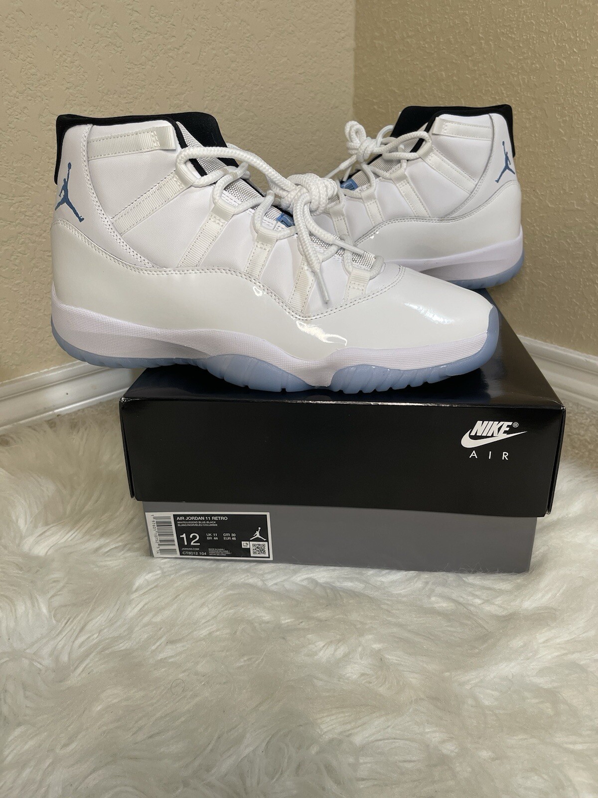 12M - Air Jordan 11 Retro ‘Legend Blue / Columbia’ 2024