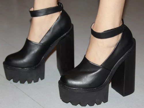 JEFFREY CAMPBELL SCULLY BLACK PLATFORM 