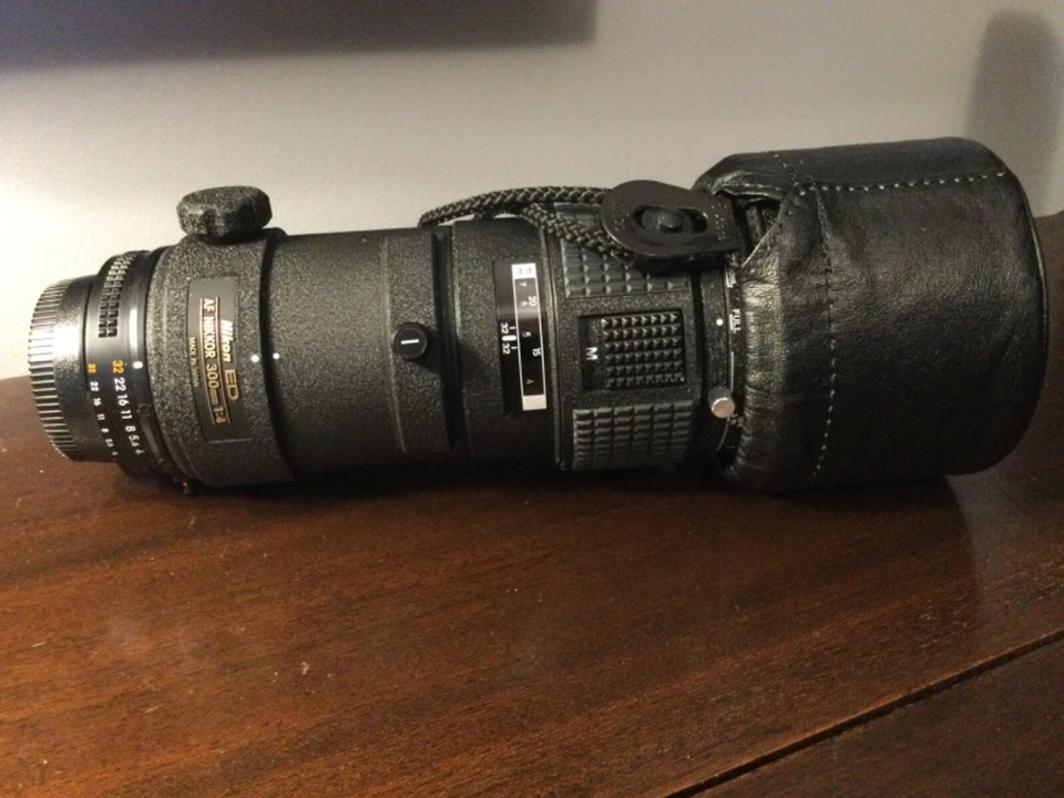 Nikon NIKKOR 300mm f/4 ED Lens LITELY USED - Image 2 of 4