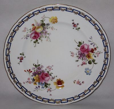 Royal Crown Derby - Frühling (Posies), A736 - 10 1/2'' Essteller - 1950er