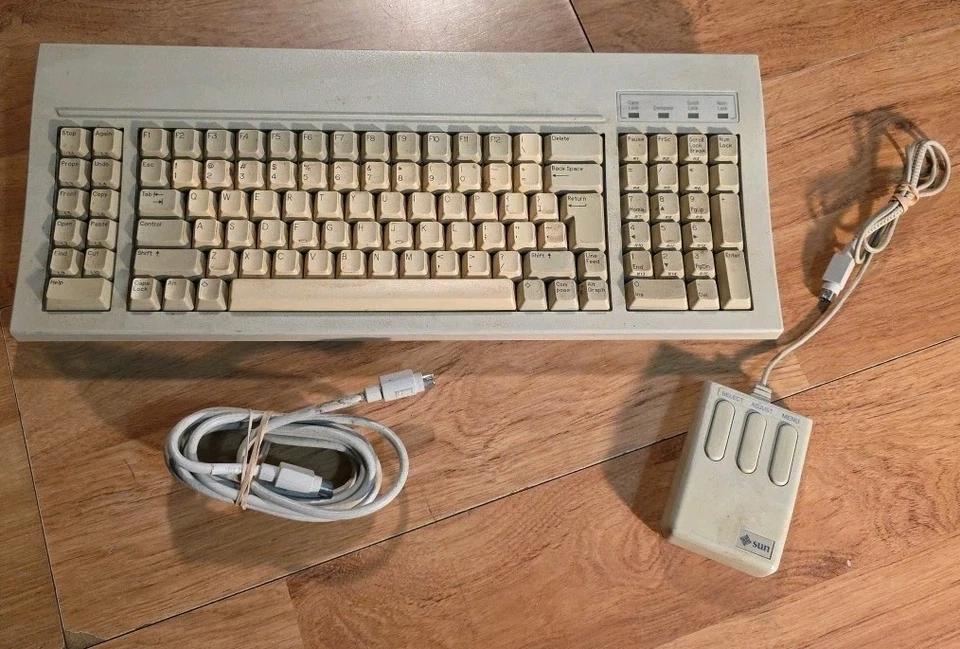 Vintage Sun Type 4 Tastatur E03470014 mit Maus