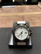 Victorinox Swiss Army Dive Master Quartz Swiss Made 500m Date 43mm Black/White.