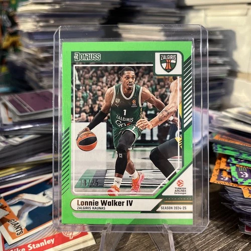 Lonnie Walker IV