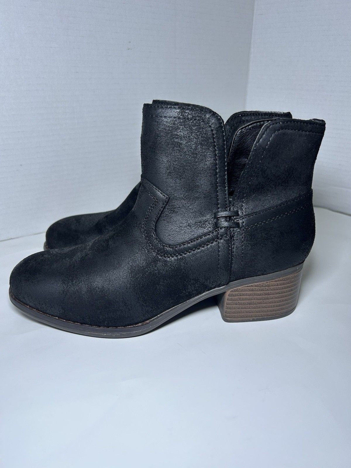 True Craft Women’s Java Booties Vintage Black Sue… - image 2