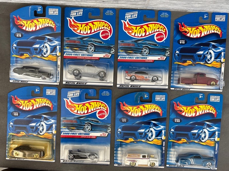 Hot Wheels Lot Of 8 Die Cast Vehicles (see photos) Asst F