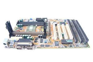 ASUS P2B ATX Desktop PC Mainboard Intel Sockel/Socket Slot 1 AGP SDRAM ISA