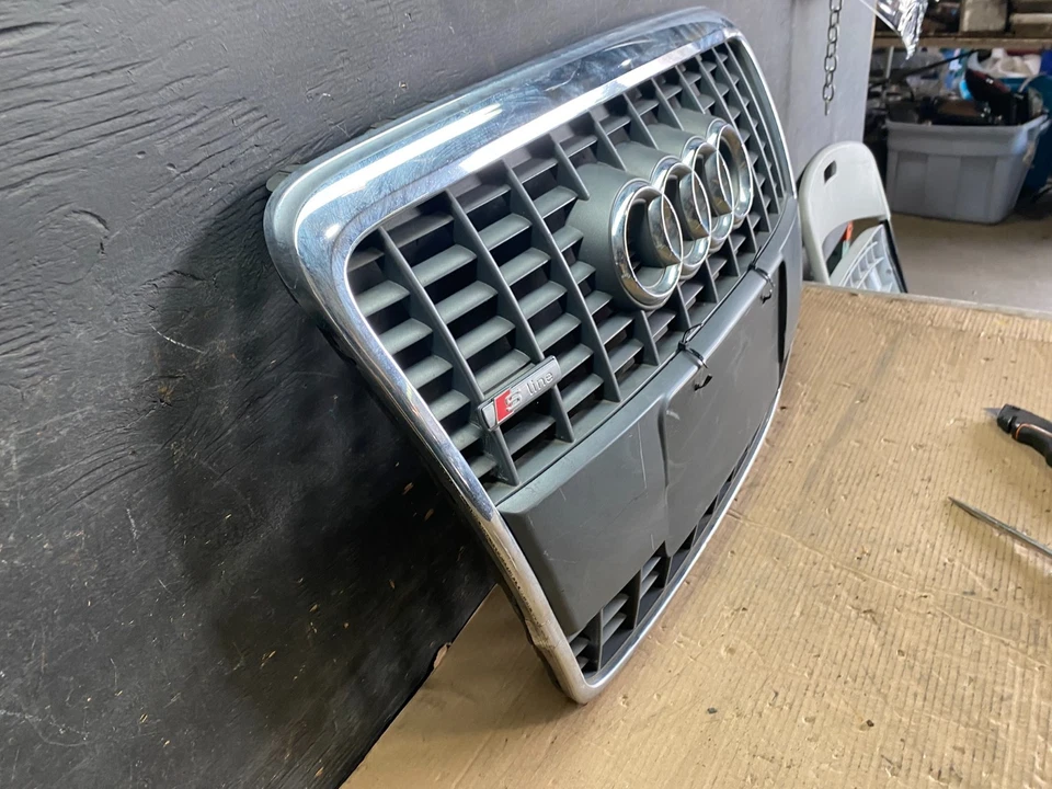 2005 to 2008 Audi A6 S-Line Front Upper Grill Grille Oem r2208 DG - Image 3 of 4