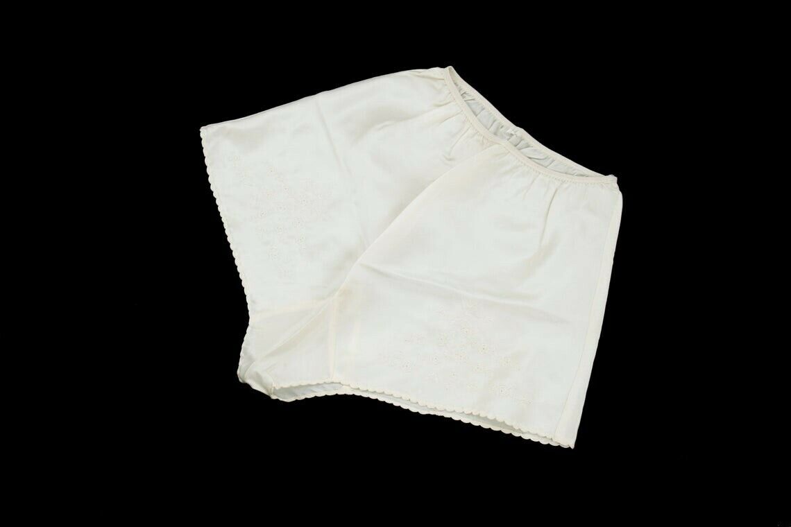 Vintage 1930's Rayon Tap Shorts Panties Lingerie … - image 3