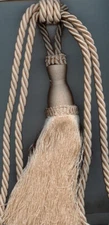 CREAM TIEBACK 25" CORD SPREAD 9" TASSEL 