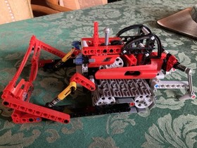 LEGO Technic 8272, two-in-one, Bulldozer & Snowmobile Set; 331 pc., adult Owned