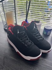 Nike Air Jordan Max Aura 2 Mid Top black white gym-red big kid 7