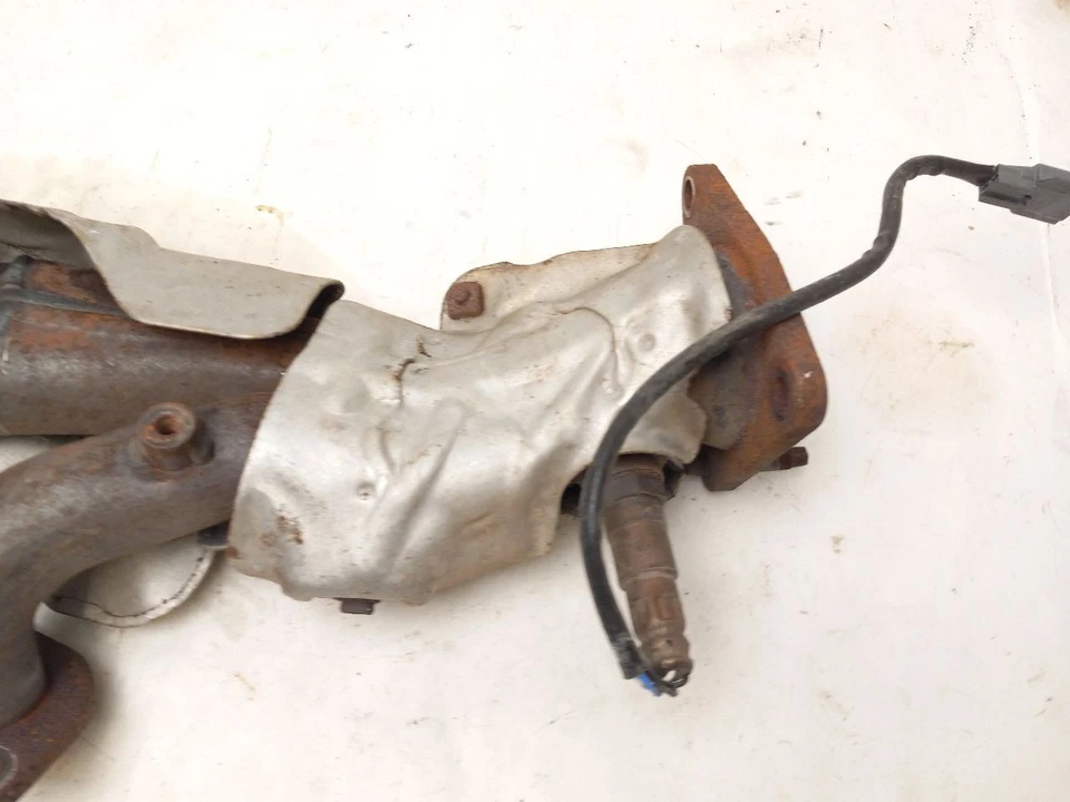 COLECTOR DE ESCAPE LATERAL DERECHO PARA INFINITI QX50 2014 - 2020 Foto 4 de 4