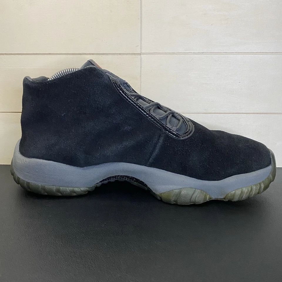 Air Jordan Future Negro Gamuza Para hombres Talla 8 Zapatos Tenis AT0056-003 Foto 3 de 4