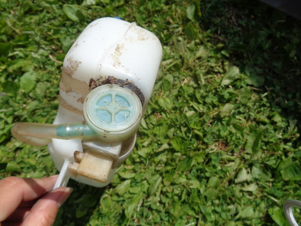 SUBARU LEGACY HATCH WINDSHIELD WIPER WASHER FLUID BOTTLE 1992, 1993,1994 - Image 3 of 3