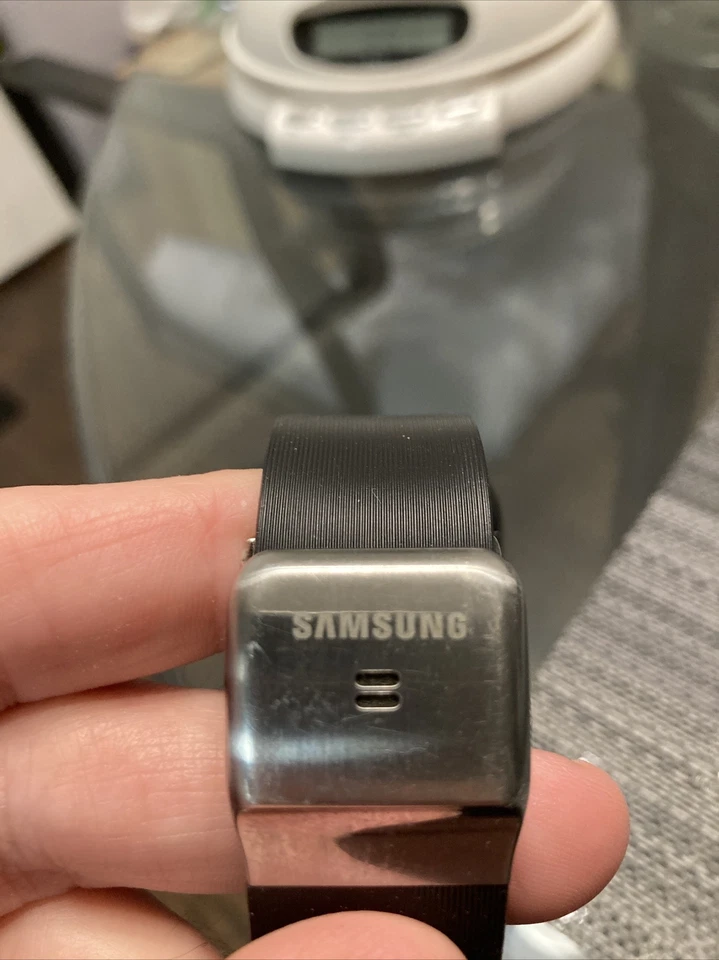 Samsung SM-V700 Galaxy Gear Smart Watch Black Stainless Steel AS IS PARTS,REPAIR - Image 3 of 4