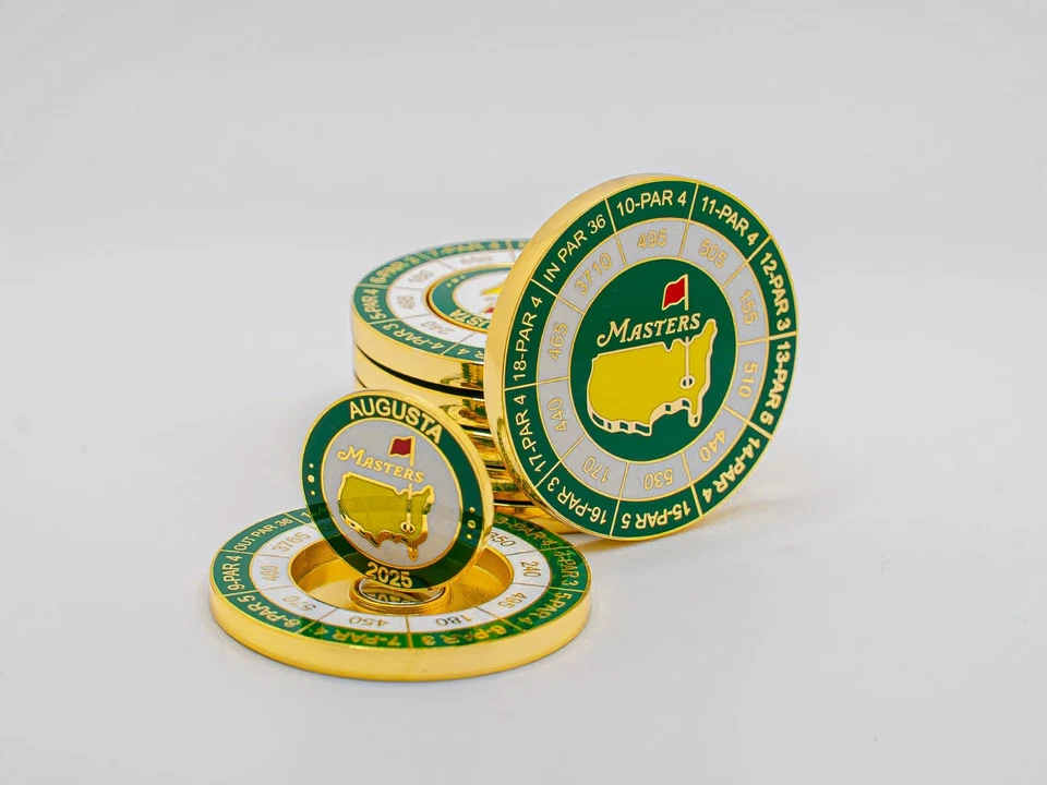 (Pack de 4) Moneda Torneo Masters 2025 y Marcador Magnético Bola Nacional Augusta Foto 3 de 4