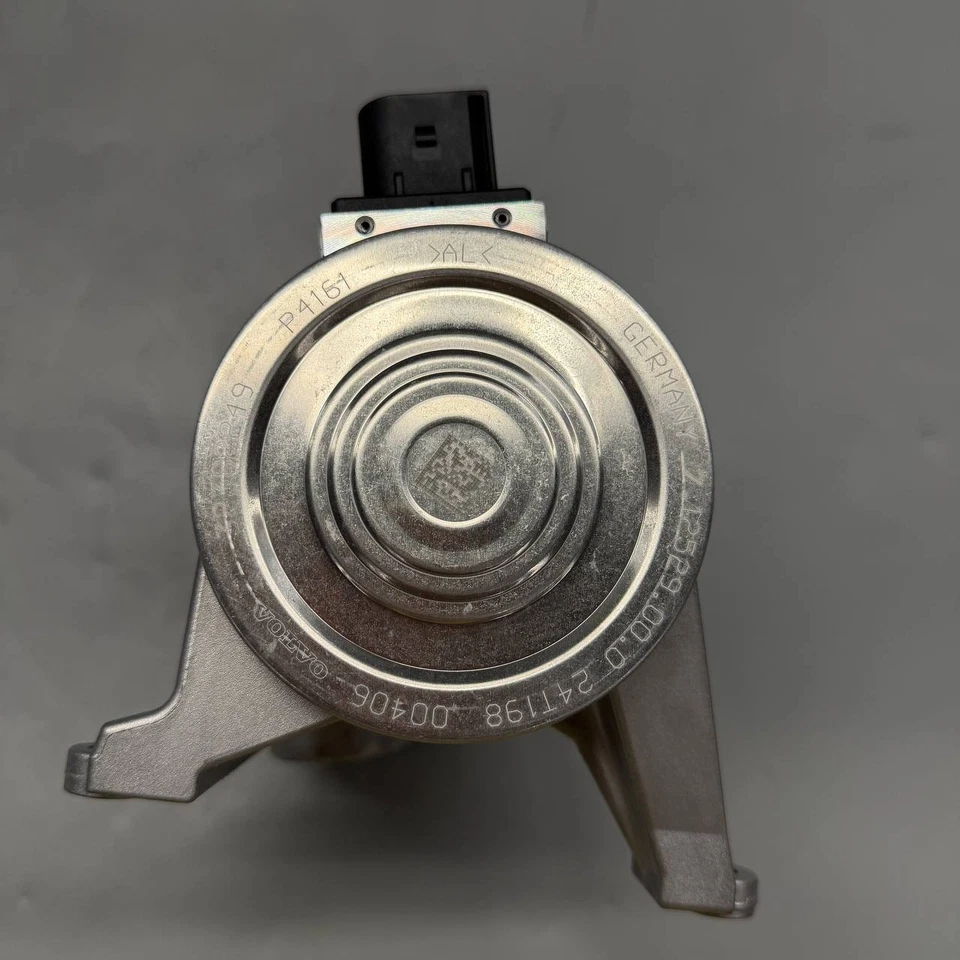 Подлинный новый водяной насос Volvo в сборе 32382249 - Изображение 3 из 4