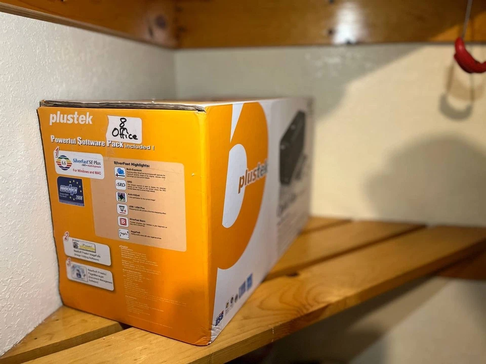 Escáner de película PLUSTEC OpticFilm 7600i SE 35 mm - 7200 x 7200 DPI, caja abierta completa Foto 3 de 4