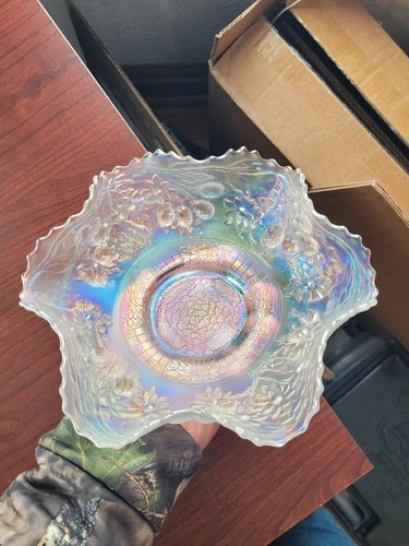 Pretty White Fenton Carnival Glass Orange Tree Ruffled Bowl Trunk Center