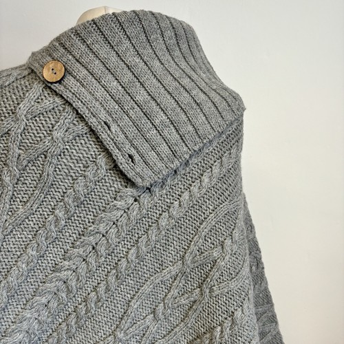 House Of Bruar Wool Poncho Size Large Grey Aran Cable Knit 100% Wool Layering - Picture 7 of 10