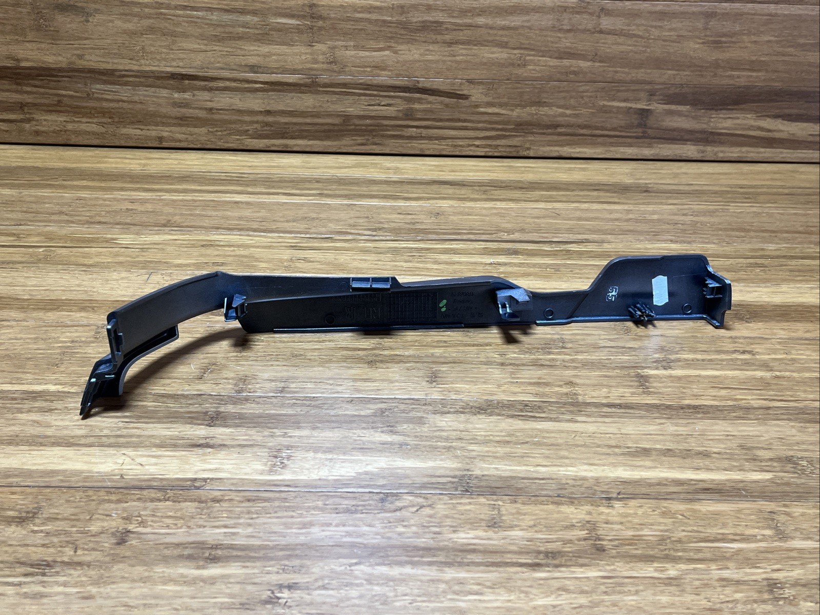 2017-2023 Rolls Royce Dawn RR6 Front Right Seat Upper Rail Molding OEM NOTE