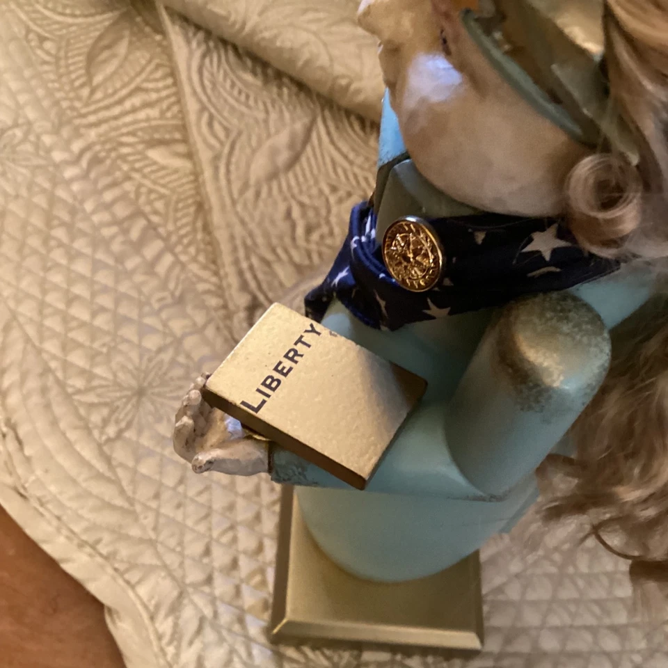 Cascanueces Lillian Vernon Lady Liberty Foto 4 de 4