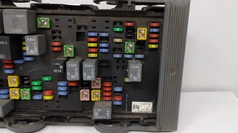 Chevrolet Suburban 1500 2007-2009 caja de fusibles caja de fusibles módulo de relé 143880 Foto 2 de 4