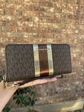 Michael Kors Jet Set Travel LG Continental Wallet MK Center Stripe MK Brown