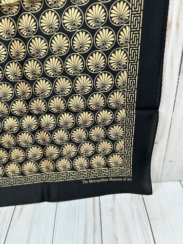 New! Vintage 2008, The Metropolitan Museum of Art 100% Silk Greek Palmette Scarf - Picture 8 of 15