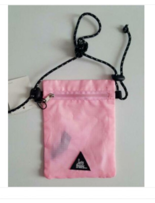 Urban Outfitters Iets Frans flache kleine Umhängetasche rosa neu kostenloser Versand