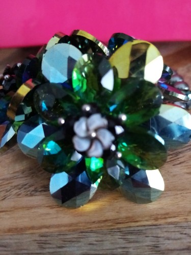 Butler & Wilson Green Aurora Borealis Flower Stretch Bracelet & Crystal Boxed - Picture 13 of 24